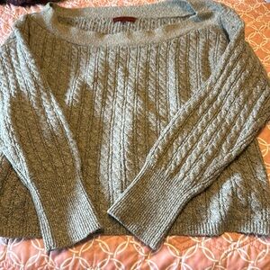 Red bke XL tan boat neck gorgeous sweater. Can wear off the shoulder.